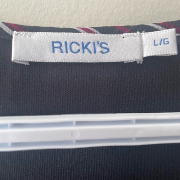 Ricki’s short sleeved blouse - Picture 2 of 3